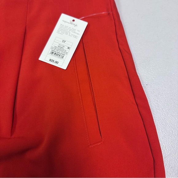 A New Day Women’s Red Midi Shorts w/Stretch Size 17 - Picture 3 of 9
